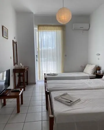 Alexandra 110, 4' From Апартаменты *