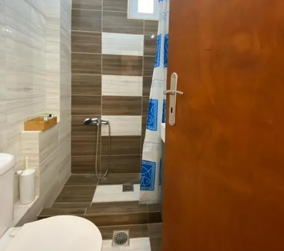 Alexandra 110, 4' From Appartement