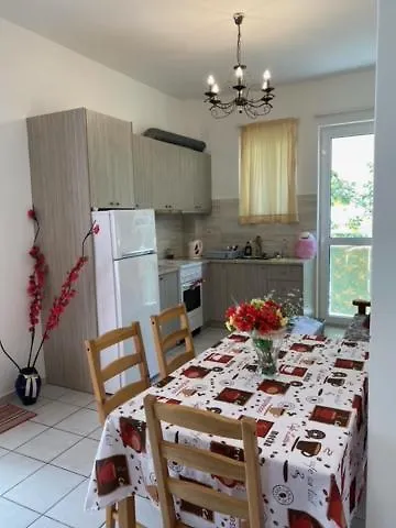 Alexandra 110, 4' From * Rethimnon